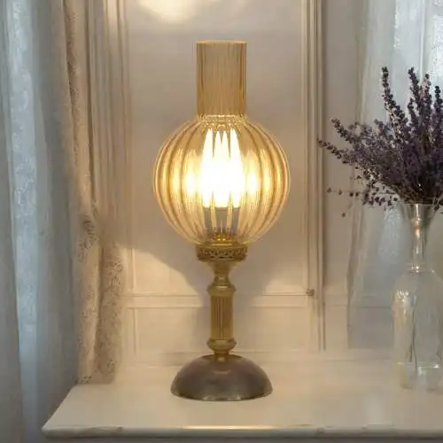 Sehr zierliche romantische Jugendstil Shabby Chic Tischleuchte Messinglampe