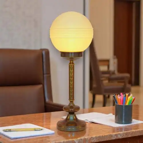 Design Art Deco Schreibtischleuchte "SATURN BASEMENT" Design Unikat Messinglampe