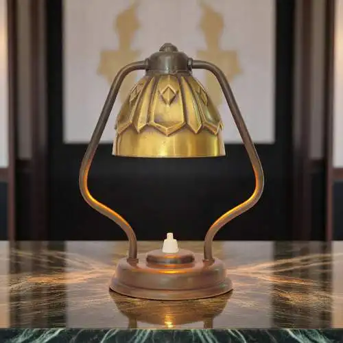 Zierliche original Art Déco Tischleuchte "DÈCO BELL" 1920er Messinglampe