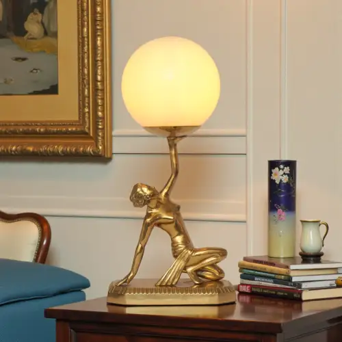 Klassische Art Déco Tischleuchte "GOLDEN GAIA" Messinglampe Banker Figurenlampe