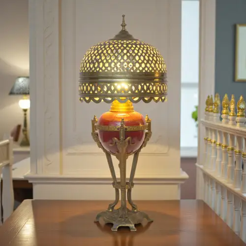 Absolut einzigartige original Jugendstil Tischleuchte "LES TROIS BÉLIERS" 1900