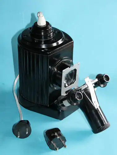 08) Pouva Magica , DDR Original Projektor, Bildwerfer aus Bakelit + Zusatzstecker !