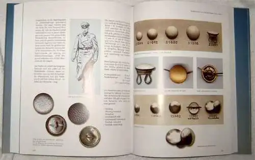 Hostert, Walter Dr: Lüdenscheider Knopfbuch - I. Teil: Band 2: Im Frieden wie im Krieg: Militärische Uniformknöpfe in Preußen - Deutschland seit Beginn des 18. Jahrhunderts. 