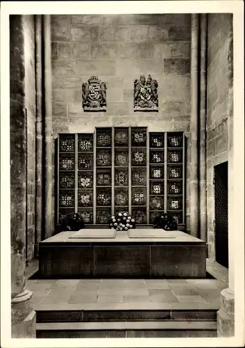 Ak Marburg an der Lahn, Die Hindenburg Gruft in der evang. Elisabeth Kirche