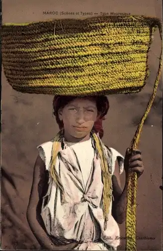 Ak Marokko, Type Mauresque, Junge mit Strohkorb auf dem Kopf, Maghreb
