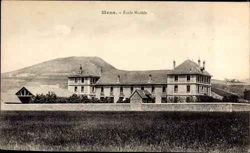 Ak Mens Isère, École Modèle, Blick zum Schulgebäude