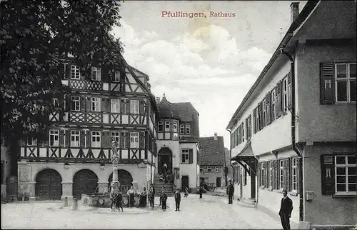 Ak Pfullingen in der Schäwbischen Alb, Marktplatz, Rathaus, Brunnen