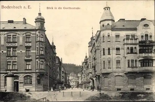 Ak Děčín Tetschen Bodenbach Elbe Reg. Aussig, Blick in die Goethestraße, Wohngebäude