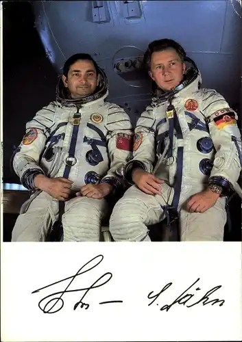 Ak Kosmonauten W. Bykowski und Siegmund Jähn, Kosmosflug