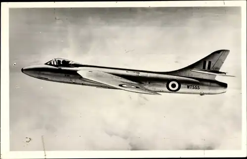 Ak Britisches Militärflugzeug Hawker P 1067 Hunter, Jagdflugzeug, WT 555
