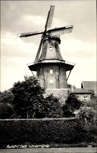 Ak Aurich in Ostfriesland, Blick auf eine Windmühle