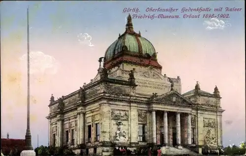 Ak Görlitz in der Lausitz, Oberlausitzer Gedenkhalle mit Kaiser Friedrich Museum