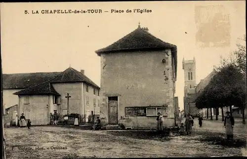 La Chapelle de la Tour Isère, Vue sur la Place de L'Eglise, Partie am Kirchenplatz