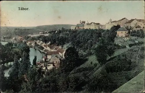 Ak Tábor Südböhmen, Flusspartie mit Blick auf die Stadt 