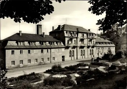 Ak Bad Lobenstein in Thüringen, Durchblick zum Sanatorium