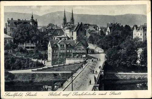 Ak Saalfeld an der Saale Thüringen, Blick auf die Saalebrücke und Stadt