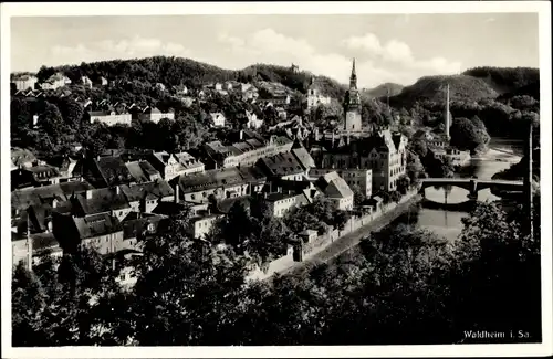 Ak Waldheim in Mittelsachsen, Blick auf den Ort mit Umgebung, Fliegeraufnahme