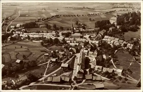 Ak Frauenstein im Erzgebirge, Fliegeraufnahme des Ortes, Kirche, Wohnhäuser