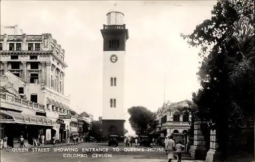 Ak Colombo Ceylon Sri Lanka, Queen Street showing entrance to Queen's House, Leuchtturm