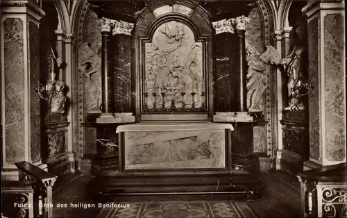 Ak Fulda in Osthessen, Grab des heiligen Bonifacius, Mamor