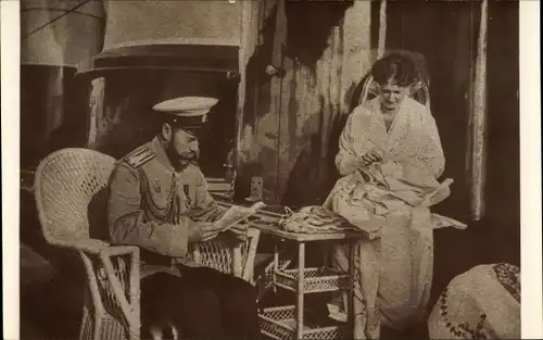 Ak Zar Nikolaus II. von Russland, Zarin Alexandra Fjodorowna beim Sticken