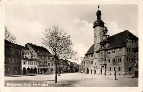 Ak Eisenberg im Saale Holzland Kreis, Blick auf den Marktplatz, Turmuhr