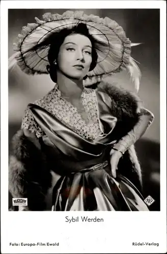 Ak Schauspielerin Sybil Werden, Portrait im Abendkleid mit Hut, Das letzte Rezept