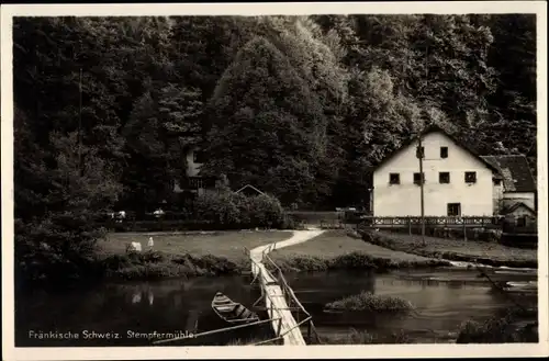Ak Stempfermühle Gößweinstein im Kreis Forchheim Oberfranken, Bootssteg, Fluss, Haus Stempfermühle