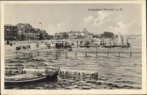 Ak Niendorf Timmendorfer Strand in Ostholstein, Bootsanleger, Strand, Hotels