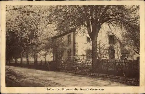 Ak Aspach - Cernay Sennheim Elsass Haut Rhin, Hof an der Kreuzstraße