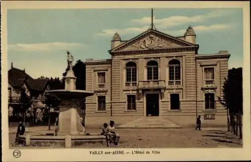 Ak Vailly sur Aisne, L'Hotel de Ville, Platz mit Brunnen