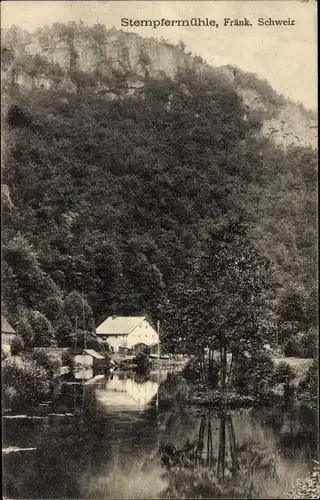 Ak Gößweinstein im Kreis Forchheim Oberfranken, Blick übers Wasser zur Stempfermühle
