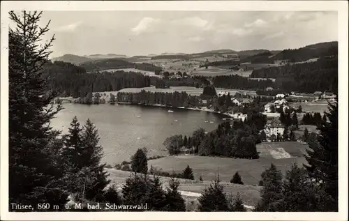 Ak Titisee Neustadt im Breisgau Hochschwarzwald, Blick auf den Ort mit Umgebung