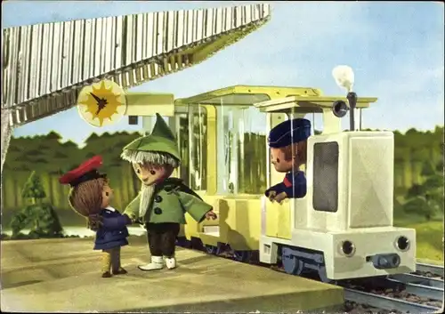 Ak Unser Sandmännchen, Sandmann, DDR Kinderfernsehen, Sandmännchen auf dem Bahnhof, Eisenbahn