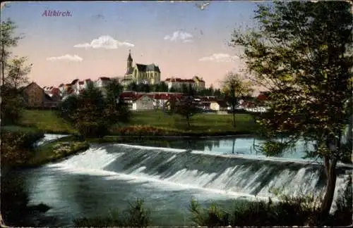 Ak Altkirch Elsass Haut Rhin, Partie am Wehr, Blick zum Ort, Kirche