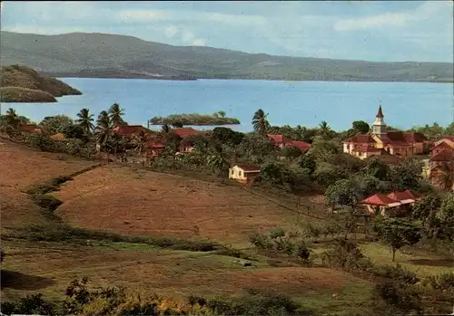 Ak Trois Ilets Martinique, Village natal de l'Imperatrice Josephine, Meerblick, Berge, Ortschaft