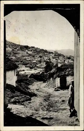 Ak Ouezzane Marokko, Vue de la Ville a travers la Porte Bab Fatha