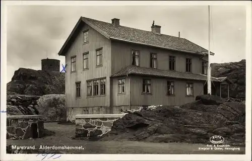 Ak Marstrand Schweden, Alderdomshemmet, Wohngebäude zwischen Felsen