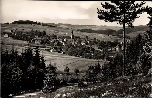 Ak Wurzbach im Saale Orla Kreis, Blick auf den Ort mit Umgebung