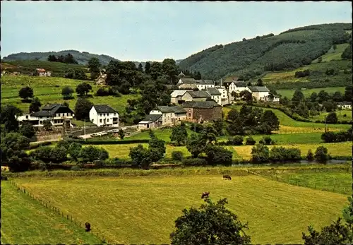 Ak Ouren Wallonien Lüttich, Ortschaft mit Landschaftsblick