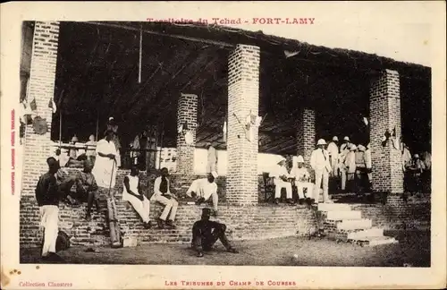 Ak Fort Lamy Tschad, Les Tribunes du Champ de Courses, Tribüne der Rennbahn, Kolonisten