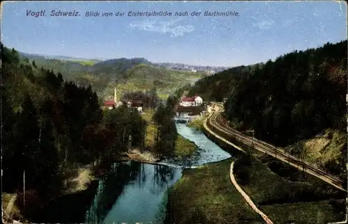 Ak Barthmühle Pöhl im Vogtland, Blick von der Elstertalbrücke zur Barthmühle, Fluss, Wald