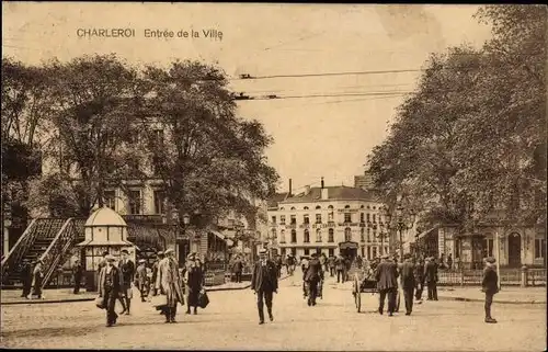 Ak Charleroi Wallonien Hennegau, Entrée de la Ville, Straßenpartie, Passanten