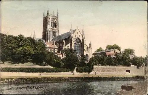 Ak Worcester West Midlands England, View over the river to the Cathedral