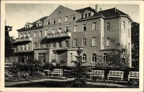 Ak Bad Lausick in Sachsen, Hermannsbad, Blick auf das Kurhotel, Parkanlage