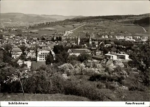 Ak Schlüchtern im Main Kinzig Kreis, Blick auf Ortschaft und Umgebung