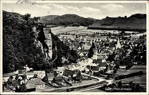 Ak Dahn im Kreis Südwestpfalz, Panorama vom Ort, Bahnstrecke