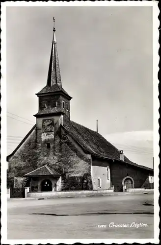 Ak Crassier Kt. Waadt Schweiz, L'Eglise, Straßenpartie mit Blick auf die Kirche