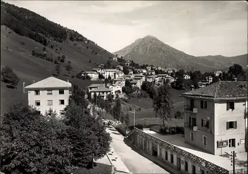 Ak Lombardien, Costa Imagna, Stadtpanorama, Gebirge, Gebäude