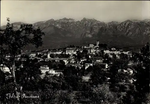 Ak Feltre Veneto, Stadtpanorama, Berge, Glockenturm